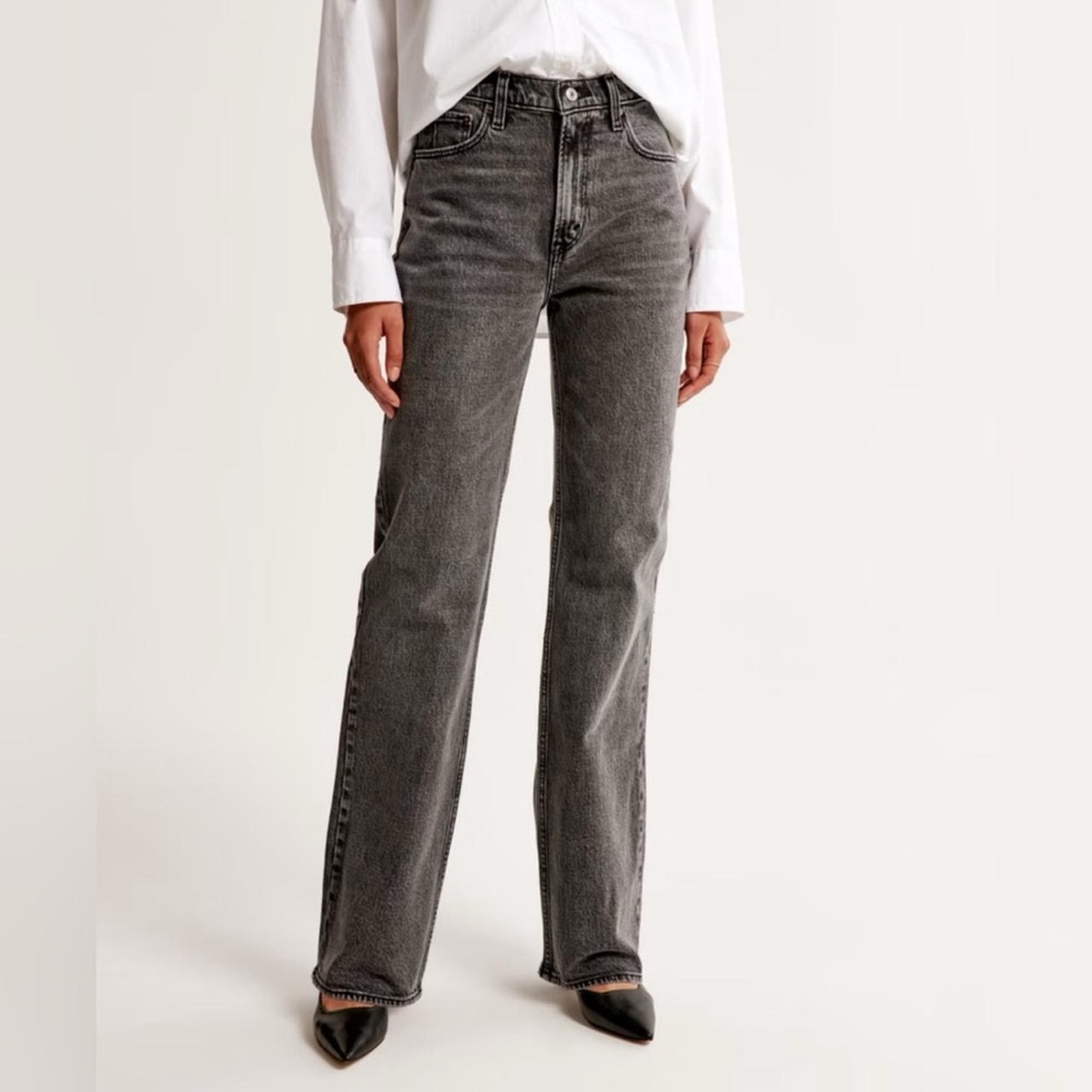 Abercrombie 90’s Relaxed Jean High Rise Size 31/12 Long in Black/Gray